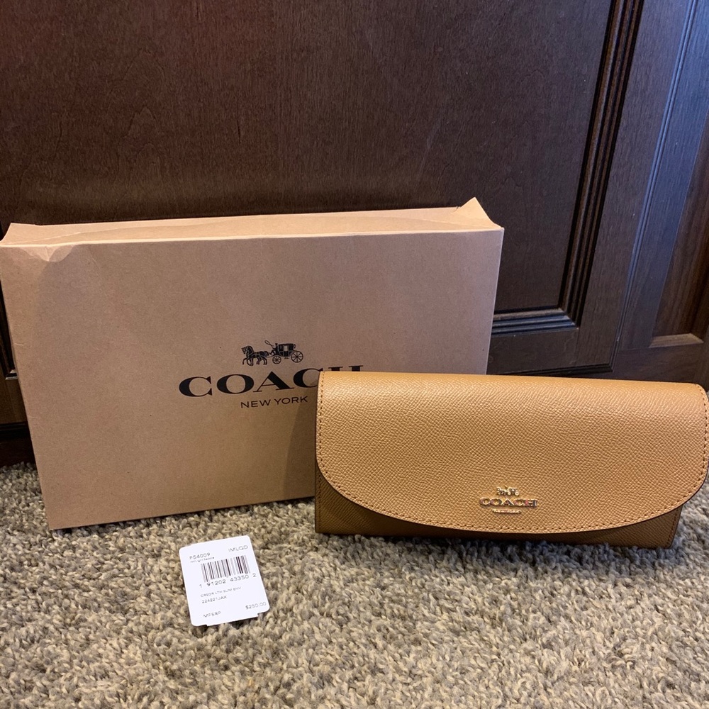 COACH Wallet in Light Saddle